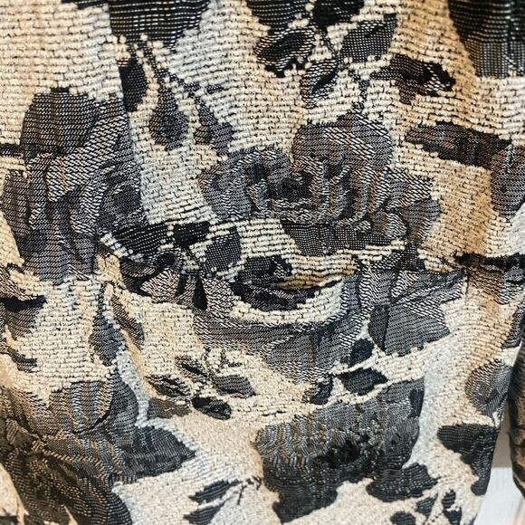 - Woman’s Alfred Dunner black and white coat size 14 HAS MARKS ON SLEEVES - Picture 3 of 11